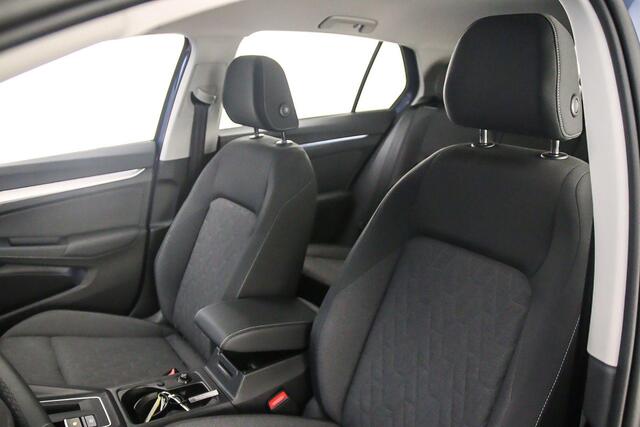 Volkswagen GOLF Life Edition 1.5 TSI eHybrid 204pk DSG Automaat Adaptive cruise control, Achteruitrijcamera, Stuurwiel verwarmd, LED koplampen, App connect, Parkeersensoren