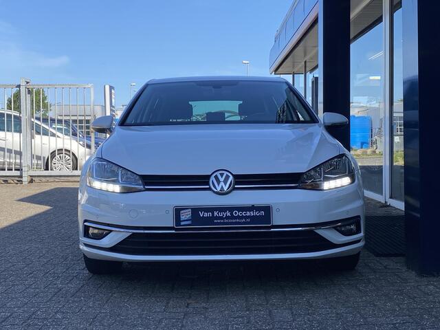 Volkswagen GOLF 1.5 TSI Highline / Automaat / 150 PK / Apple-Carplay & Android-Auto / Adaptieve Cruise-Control / Climate-Control / Stoelverwarming / Massage-Stoelen / Dodehoek-Detectie / Draadloze-Telefoonlader / Flippers / Radio-Bluetooth / Navi / PDC V+A met Camera / 1