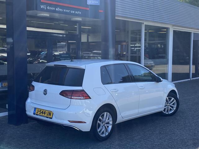 Volkswagen GOLF 1.5 TSI Highline / Automaat / 150 PK / Apple-Carplay & Android-Auto / Adaptieve Cruise-Control / Climate-Control / Stoelverwarming / Massage-Stoelen / Dodehoek-Detectie / Draadloze-Telefoonlader / Flippers / Radio-Bluetooth / Navi / PDC V+A met Camera / 1