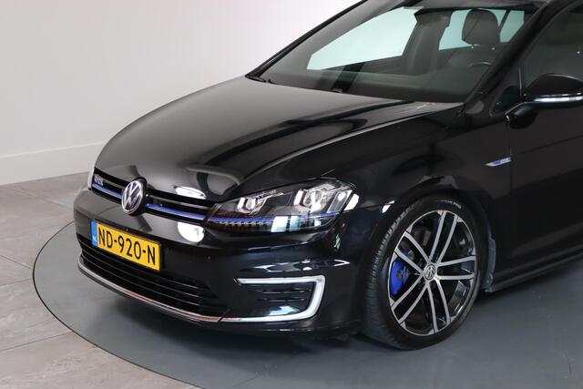 Volkswagen GOLF 1.4 TSI GTE, Panoramadak, Volleder, Navigatie, Apple Carplay/Android Auto