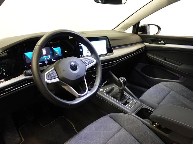 Volkswagen GOLF Variant 1.5 TSI 131pk Life Navigatie Apple Carplay/Android auto Climate Control Parkeersensoren Adaptive Cruise Control Stoel- en stuurverwarming Ledverlichting
