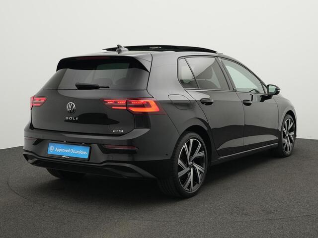 Volkswagen GOLF 1.0 eTSI 110 pk DSG United | Panoramadak | Achteruitrijcamera | Matrix LED koplampen | Stoelverwarming | 18 inch