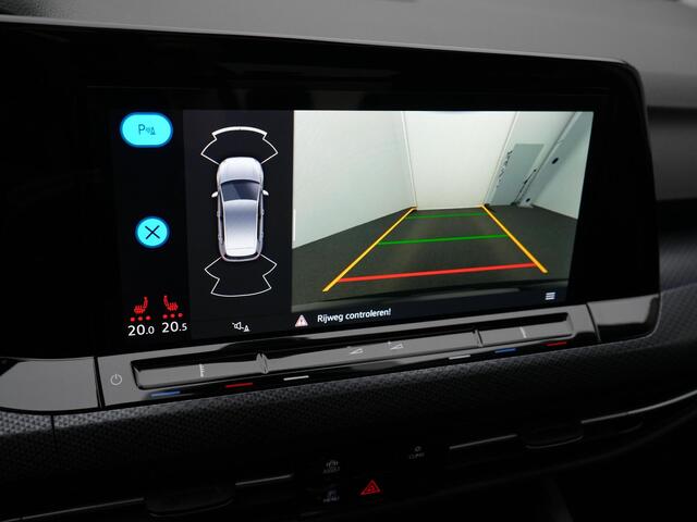 Volkswagen GOLF 1.0 eTSI 110 pk DSG United | Panoramadak | Achteruitrijcamera | Matrix LED koplampen | Stoelverwarming | 18 inch
