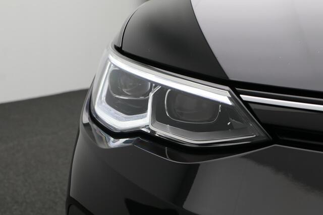 Volkswagen GOLF 1.0 eTSI 110 pk DSG United | Panoramadak | Achteruitrijcamera | Matrix LED koplampen | Stoelverwarming | 18 inch