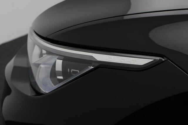 Volkswagen GOLF 1.0 eTSI 110 pk DSG United | Panoramadak | Achteruitrijcamera | Matrix LED koplampen | Stoelverwarming | 18 inch