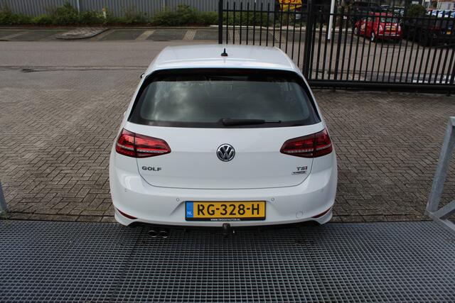 Volkswagen GOLF 1.4 TSI Automaat R-line Apple carplay|Cruise control|Trekhaak|Alarm klasse 3|Parkeerssensoren rondom|Keyless|Led koplampen|Massagestoel