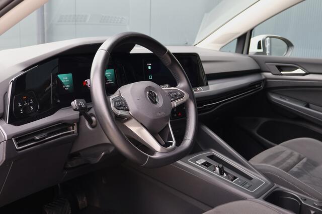 Volkswagen GOLF 1.5 eTSI 150pk Style Automaat | Stoelverwarming | LED | ACC | Active Info Display | Velours