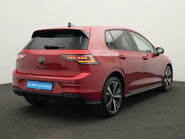 Volkswagen GOLF 1.5 272 pk DSG eHybrid GTE | IQ Light | Stuur-/stoelverwarming | Achteruitrijcamera | Navigatie | Adaptive Cruise