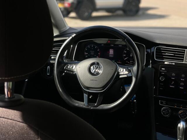 Volkswagen GOLF 1.5TSI DSG CAMERA NAVI TREKHAAK ADD CRUISE