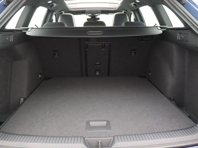 Volkswagen GOLF Variant 1.5 eTSI R-Line Edition 150PK matrix led, trekhaak, panoramadak, keyless, stoelventilatie , stuur-stoelverwarming, elek. verstelbare voorstoel, elek. bedienbare achterklep, 18" lichtmetaal