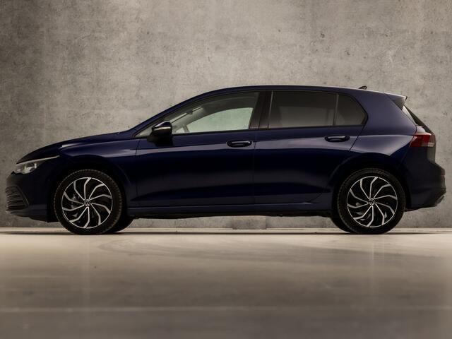 Volkswagen GOLF 1.5 TSI Sport (4 CILINDER, APPLE CARPLAY, GROOT NAVI, MEMORY SEATS, ALCANTARA, STUUR/STOELVERWARMING, SFEERVERLICHTING, GETINT GLAS, ADAPTIVE CRUISE, NIEUWSTAAT)