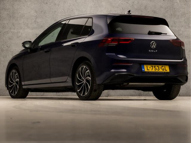 Volkswagen GOLF 1.5 TSI Sport (4 CILINDER, APPLE CARPLAY, GROOT NAVI, MEMORY SEATS, ALCANTARA, STUUR/STOELVERWARMING, SFEERVERLICHTING, GETINT GLAS, ADAPTIVE CRUISE, NIEUWSTAAT)