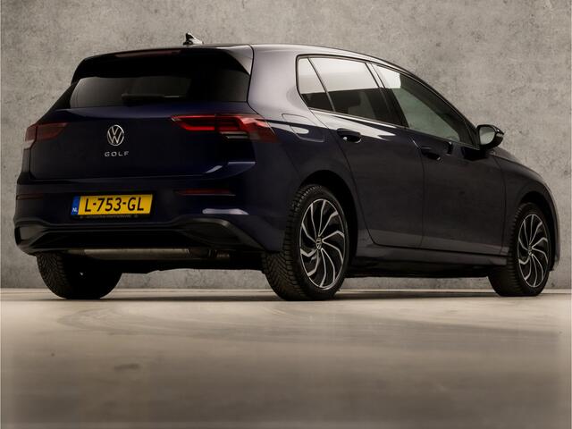 Volkswagen GOLF 1.5 TSI Sport (4 CILINDER, APPLE CARPLAY, GROOT NAVI, MEMORY SEATS, ALCANTARA, STUUR/STOELVERWARMING, SFEERVERLICHTING, GETINT GLAS, ADAPTIVE CRUISE, NIEUWSTAAT)