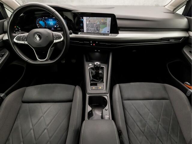 Volkswagen GOLF 1.5 TSI Sport (4 CILINDER, APPLE CARPLAY, GROOT NAVI, MEMORY SEATS, ALCANTARA, STUUR/STOELVERWARMING, SFEERVERLICHTING, GETINT GLAS, ADAPTIVE CRUISE, NIEUWSTAAT)