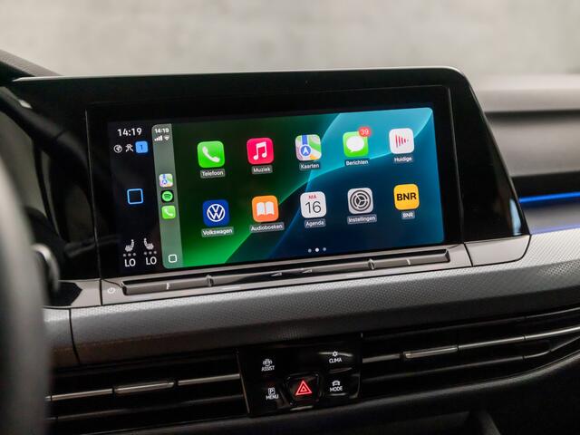 Volkswagen GOLF 1.5 TSI Sport (4 CILINDER, APPLE CARPLAY, GROOT NAVI, MEMORY SEATS, ALCANTARA, STUUR/STOELVERWARMING, SFEERVERLICHTING, GETINT GLAS, ADAPTIVE CRUISE, NIEUWSTAAT)