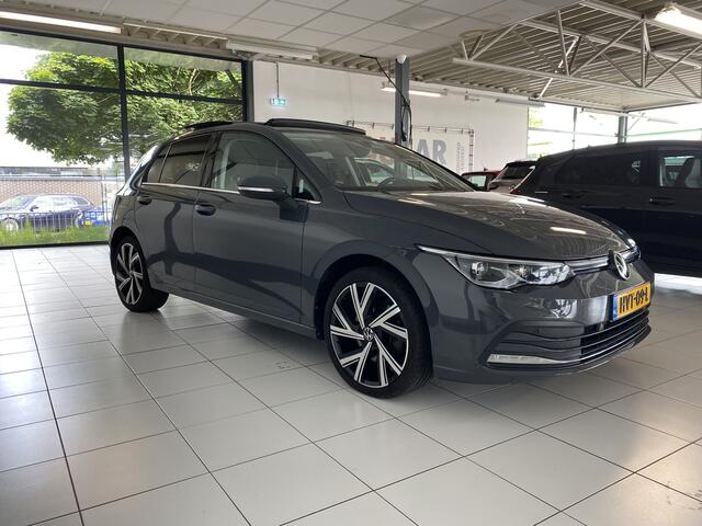 Volkswagen GOLF 1.4 eHybrid Style Panorama dak / Camera / Apple Carplay android / Trekhaak