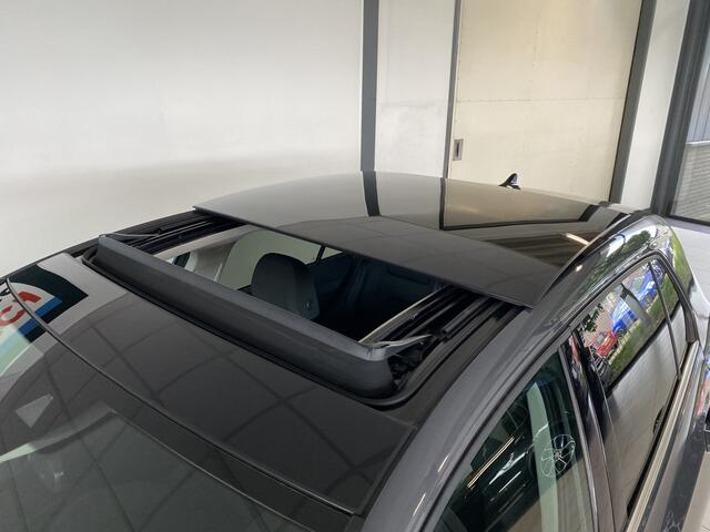 Volkswagen GOLF 1.4 eHybrid Style Panorama dak / Camera / Apple Carplay android / Trekhaak