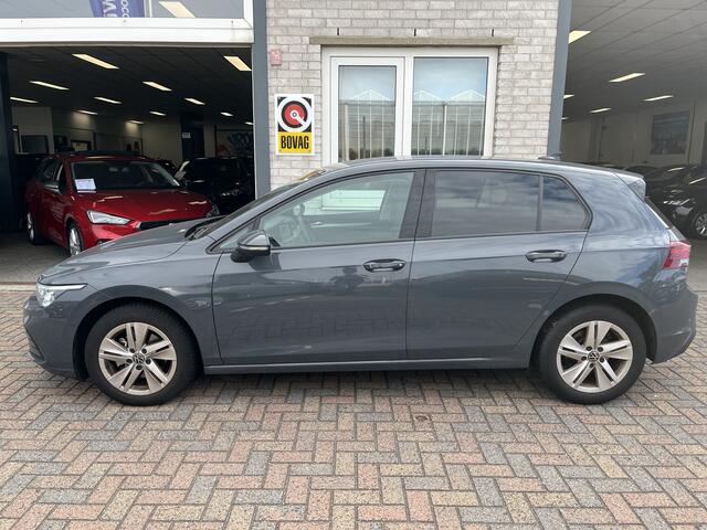 Volkswagen GOLF 1.0 eTSI Life Business / AUTOMAAT/ GARANTIE TM 06-2027/ ELEKTR. STOELEN/ 16" LMV/ MATRIX/ NAVI/ APP-CONNECT/ PARK. SENSOREN/ CLIMA
