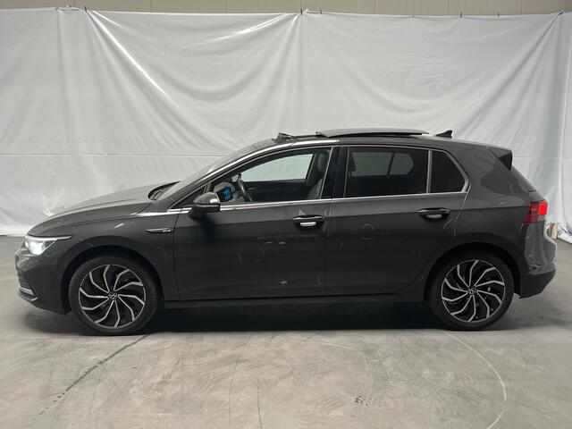 Volkswagen GOLF 1.5 eTSI Style / AUTOMAAT/ PANO/ STUUR+STOEL VERWARM./ MEMORY-SEAT + MASSAGE/ PARK. SENSOR. + CAMERA/ APP-CONNECT/ DODE HOEK/ TREKHAAK/ KEYLESS/ ACC/ DAB/ LED/ DIGITAL DASH/ ISOFIX/ 17'' LMV