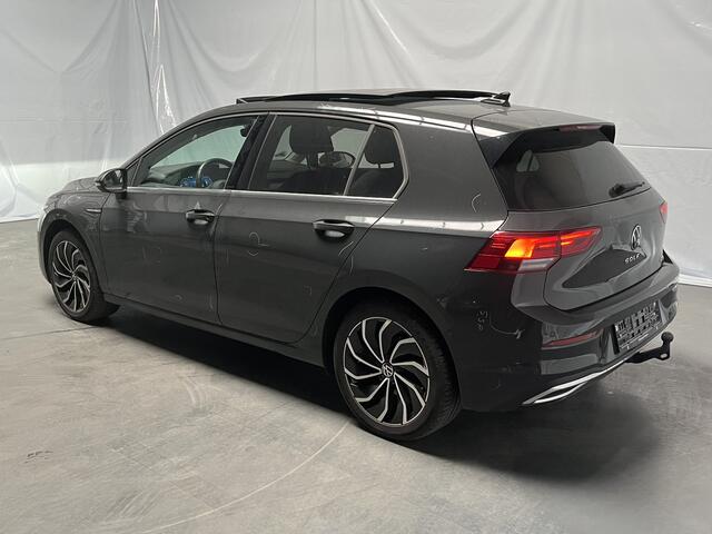Volkswagen GOLF 1.5 eTSI Style / AUTOMAAT/ PANO/ STUUR+STOEL VERWARM./ MEMORY-SEAT + MASSAGE/ PARK. SENSOR. + CAMERA/ APP-CONNECT/ DODE HOEK/ TREKHAAK/ KEYLESS/ ACC/ DAB/ LED/ DIGITAL DASH/ ISOFIX/ 17'' LMV