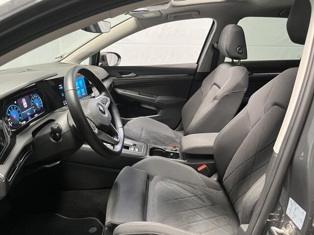Volkswagen GOLF 1.5 eTSI Style / AUTOMAAT/ PANO/ STUUR+STOEL VERWARM./ MEMORY-SEAT + MASSAGE/ PARK. SENSOR. + CAMERA/ APP-CONNECT/ DODE HOEK/ TREKHAAK/ KEYLESS/ ACC/ DAB/ LED/ DIGITAL DASH/ ISOFIX/ 17'' LMV