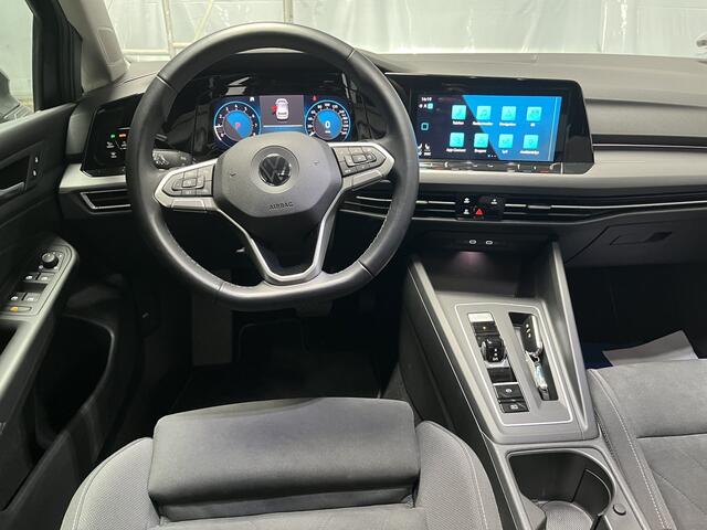 Volkswagen GOLF 1.5 eTSI Style / AUTOMAAT/ PANO/ STUUR+STOEL VERWARM./ MEMORY-SEAT + MASSAGE/ PARK. SENSOR. + CAMERA/ APP-CONNECT/ DODE HOEK/ TREKHAAK/ KEYLESS/ ACC/ DAB/ LED/ DIGITAL DASH/ ISOFIX/ 17'' LMV