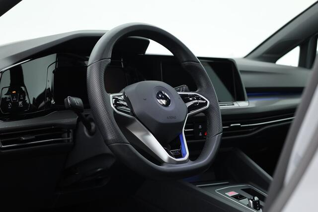 Volkswagen GOLF 1.4 eHybrid GTE | HUD | Pano | IQ. Light | 18'' | Stoel- Stuurverw. | Apple CarPlay