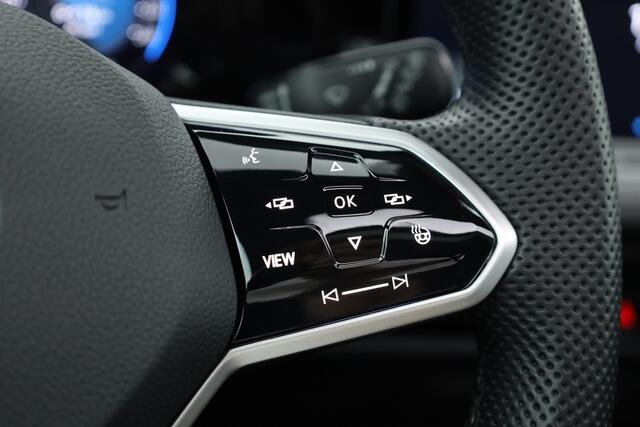 Volkswagen GOLF 1.4 eHybrid GTE | HUD | Pano | IQ. Light | 18'' | Stoel- Stuurverw. | Apple CarPlay
