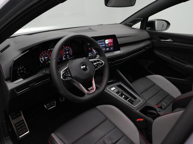 Volkswagen GOLF 2.0 TSI 300 pk DSG GTI Clubsport 45 Jahre | Panoramadak | Akrapovic | Leder | Stoelventilatie | Harman/Kardon | Adaptief sportonderstel | Geheugenstoel | Head-up display