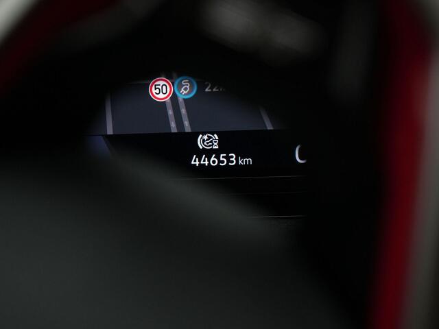 Volkswagen GOLF 2.0 TSI 300 pk DSG GTI Clubsport 45 Jahre | Panoramadak | Akrapovic | Leder | Stoelventilatie | Harman/Kardon | Adaptief sportonderstel | Geheugenstoel | Head-up display