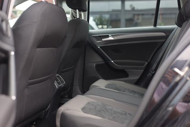 Volkswagen GOLF Variant 1.6 TDI HIGHLINE I CARPLAY I ADAPTIEF CC I TREKHAAK