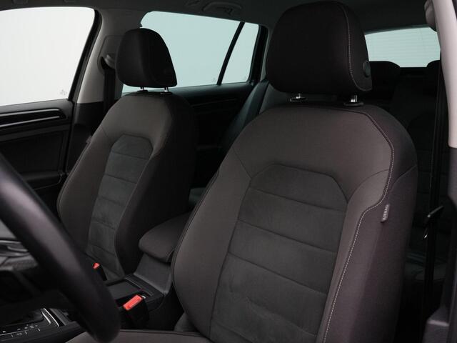 Volkswagen GOLF Variant 1.5 TSI 150 pk DSG Highline | Navigatie | Stoelverwarming | Parkeersensoren voor/achter | Adaptive Cruise | Massage