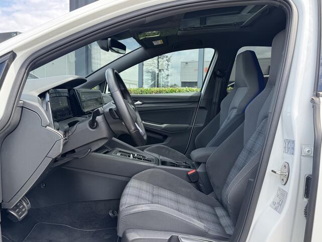 Volkswagen GOLF 8 GTE 1.4 TSI 245pk DSG / Aut. E-Hybrid IQ Light Head Up Panoramadak 18" 47dkm!!
