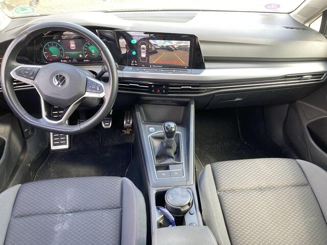 Volkswagen GOLF 1.5TSI/150PK Style · Navigatie · Camera + Parkeersensoren · Stoel- & stuurverwarming