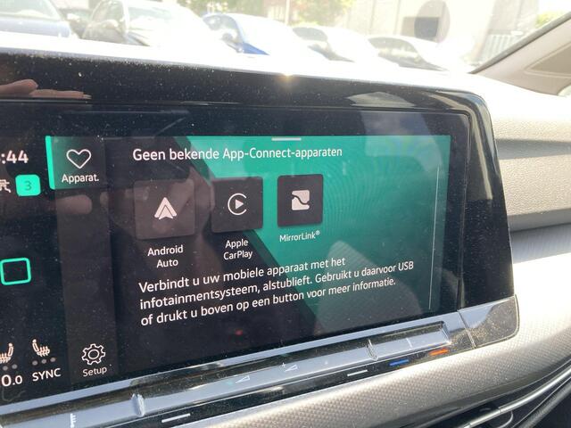 Volkswagen GOLF 1.5TSI/150PK Style · Navigatie · Camera + Parkeersensoren · Stoel- & stuurverwarming