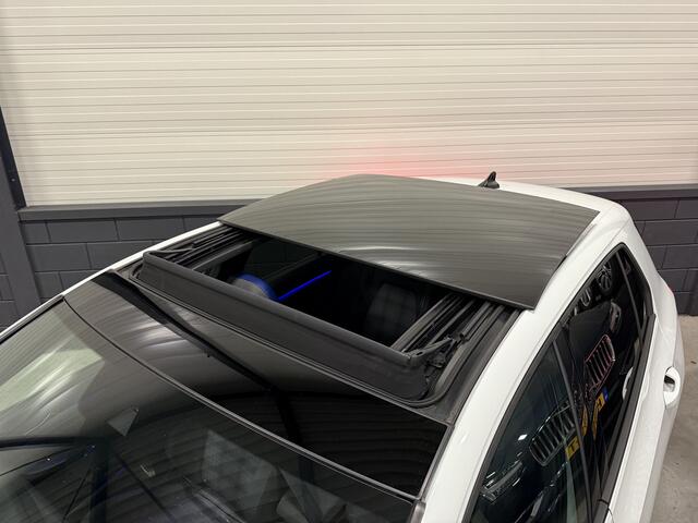 Volkswagen GOLF 1.4 eHybrid GTE 245PK PANO/HEAD-UP/IQ-LIGHT/ACC/18"/SFEER/CAMERA/CARPLAY/KEYLESS/SPORTSTOELEN ALCANTARA-STOF RUIT/VIRTUAL/PRIVACY/PDC+ASSISTENT/ABSOLUTE NIEUWSTAAT/VW DEALER OH HISTORIE