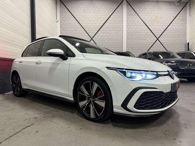 Volkswagen GOLF 1.4 eHybrid GTE 245PK PANO/HEAD-UP/IQ-LIGHT/ACC/18"/SFEER/CAMERA/CARPLAY/KEYLESS/SPORTSTOELEN ALCANTARA-STOF RUIT/VIRTUAL/PRIVACY/PDC+ASSISTENT/ABSOLUTE NIEUWSTAAT/VW DEALER OH HISTORIE