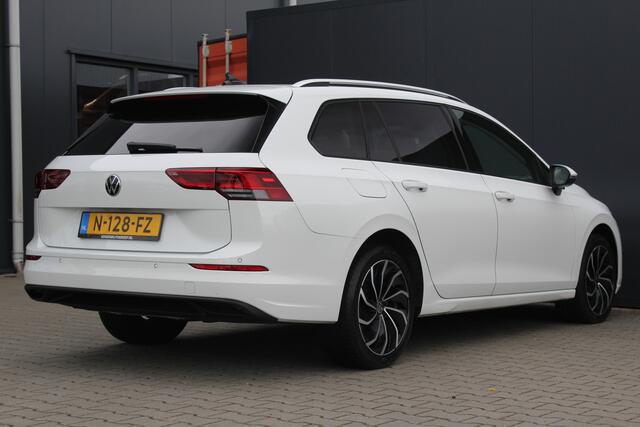 Volkswagen GOLF Variant 1.0 eTSI Life | Incl. 12 maanden garantie | Stoelen met geheugen | Apple Carplay/Android Auto | Lichtmetalen velgen | Parkeersensoren voor/achter | Airco | Bluetooth |