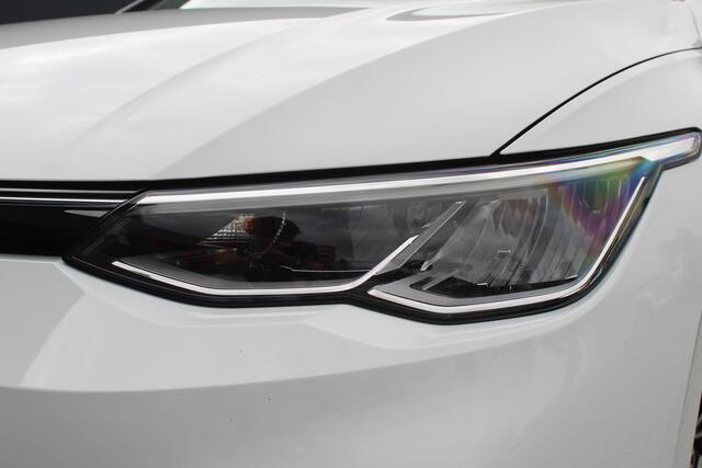 Volkswagen GOLF Variant 1.0 eTSI Life | Incl. 12 maanden garantie | Stoelen met geheugen | Apple Carplay/Android Auto | Lichtmetalen velgen | Parkeersensoren voor/achter | Airco | Bluetooth |
