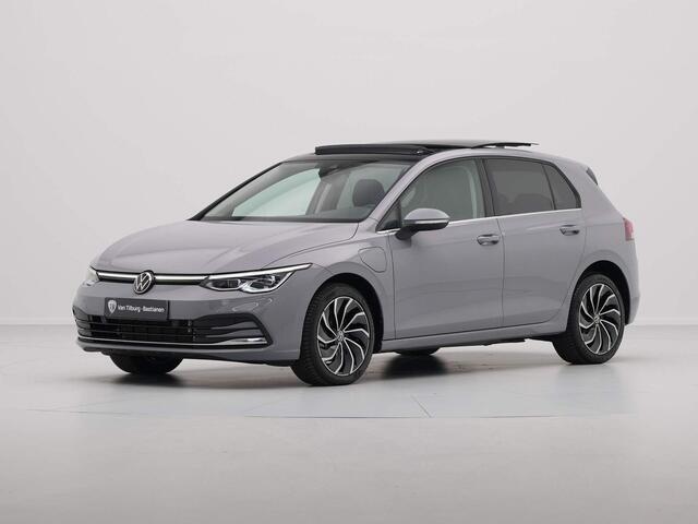 Volkswagen GOLF 1.4 eHybrid 204pk Style Panorama Navigatie Camera Massage Demo RV
