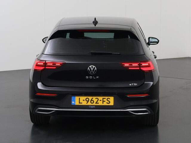 Volkswagen GOLF 1.5 eTSI Style | Navigatie | Cruise Control Adaptief | Parkeercamera | Stoel/Stuurwielverwarming | Keyless Go |