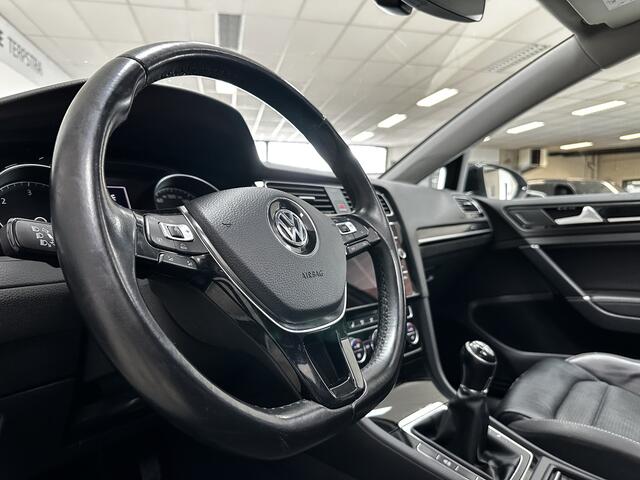 Volkswagen GOLF Variant 1.6 TDI Comfortline/ D-Riem verv: 95.000 KM!/ Facelift/ Trekhaak/ 18'' LMV/ LEDER/ Panorama-Dak/ Apple + Android/ LED Koplampen/ DAB+/ Stoelverw./ PDC V+A/ Parelmoer wit/ Adaptive Cruise/ Led Achterlichten.