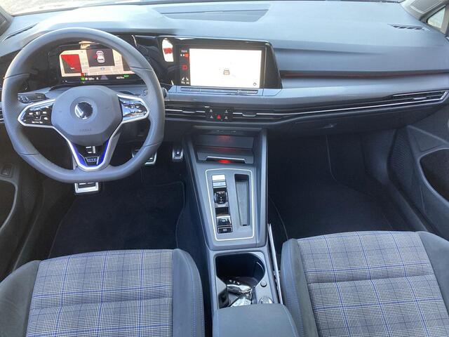 Volkswagen GOLF 1.4TSIeHybrid 180kW/245PK GTE DSG · Navigatie · Camera + Parkeersensoren · Stoel-&stuurverwarming