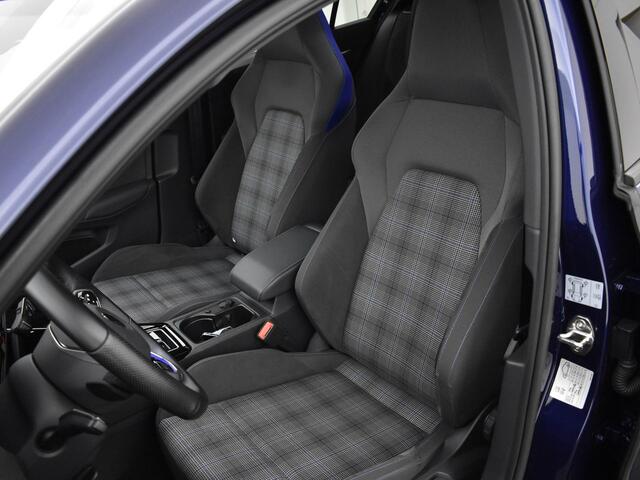 Volkswagen GOLF 1.4 245pk DSG eHybrid GTE · Apple/Android Car Play · Navi · Keyless · Sfeerverlichting · P-Sensoren · 17'' Inch · Garantie t/m 20-01-2027 of 100.000km