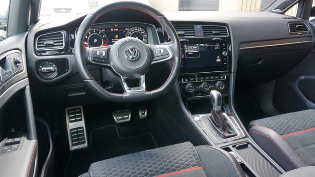 Volkswagen GOLF 2.0 TSI 245pk GTI 7.5 Performance Pano.Dak Leder/Alcantara 19inch LM DynAudio Virtual Cockpit Milltek 88938km!