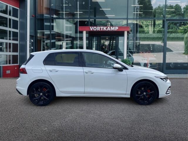 Volkswagen GOLF 1.5 TSI LIFE BUSINESS NAVI/CAMERA/ACC/LED/CARPLAY