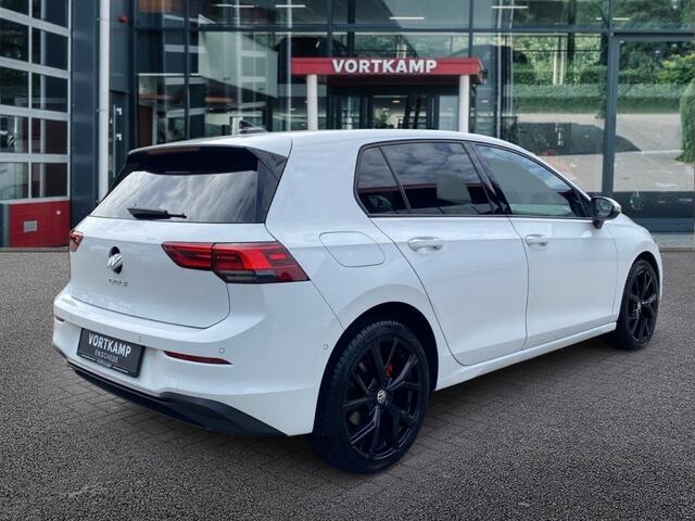 Volkswagen GOLF 1.5 TSI LIFE BUSINESS NAVI/CAMERA/ACC/LED/CARPLAY
