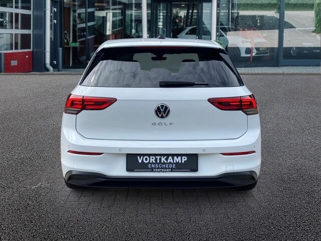 Volkswagen GOLF 1.5 TSI LIFE BUSINESS NAVI/CAMERA/ACC/LED/CARPLAY