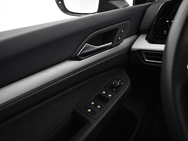 Volkswagen GOLF Variant 1.0 eTSI 110pk DSG Life Business · Camera · Apple Car Play · Keyless · Elek. Bestuurdersstoel + Geheugen & Massage · ACC · Sfeerverlichting · Stuur- & Stoelverwarming · Garantie t/m 05-04-2027 of 100.000km