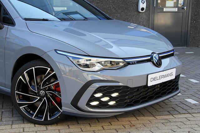 Volkswagen GOLF 1.4 eHybrid GTE Panorama dak | 19' Adelaide velgen | Nardo Grey | Assistentie pakket | Winter pakket